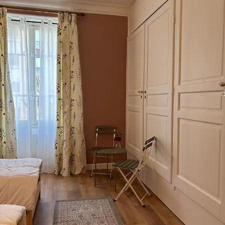 Familial Hyper Bien Situe Apartment